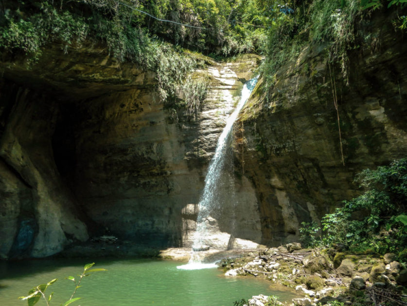 Bat Cave Waterfall (蝙蝠洞瀑布)